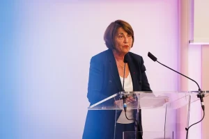 Photo de Madame Christine Albanel sur scène à l'AG 2025