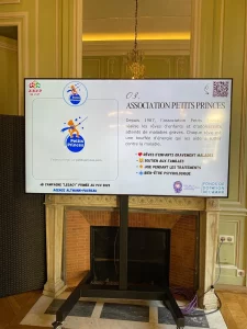 photo de l'écran vote association petits princes pendant le cocktail