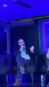 Photo retour sur image de la table ronde de Mohamed Mansouri a la PCW