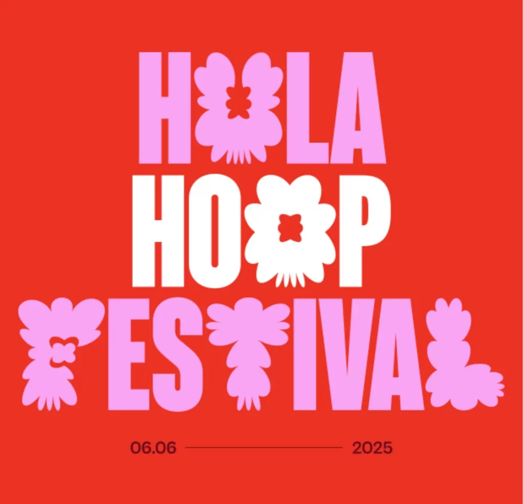 visuel logo hula hoop festival : fond rouge et écriture "Hula Hoop Festival" en rose et blanc.